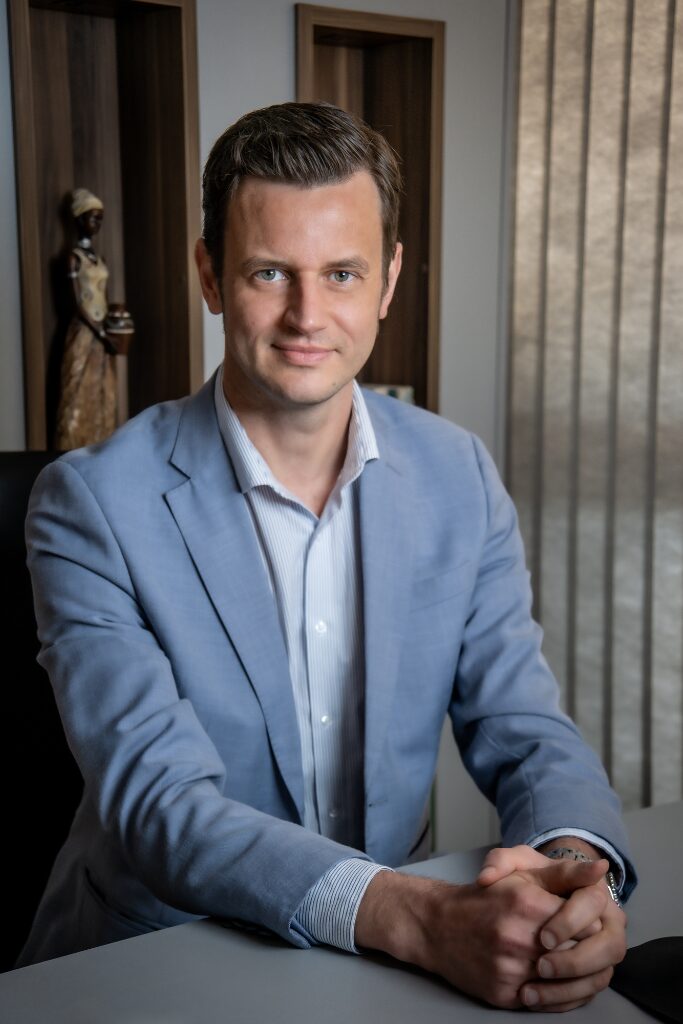 Advogado em Florianópolis | Solução Jurídica Civil Eficiente 4 4